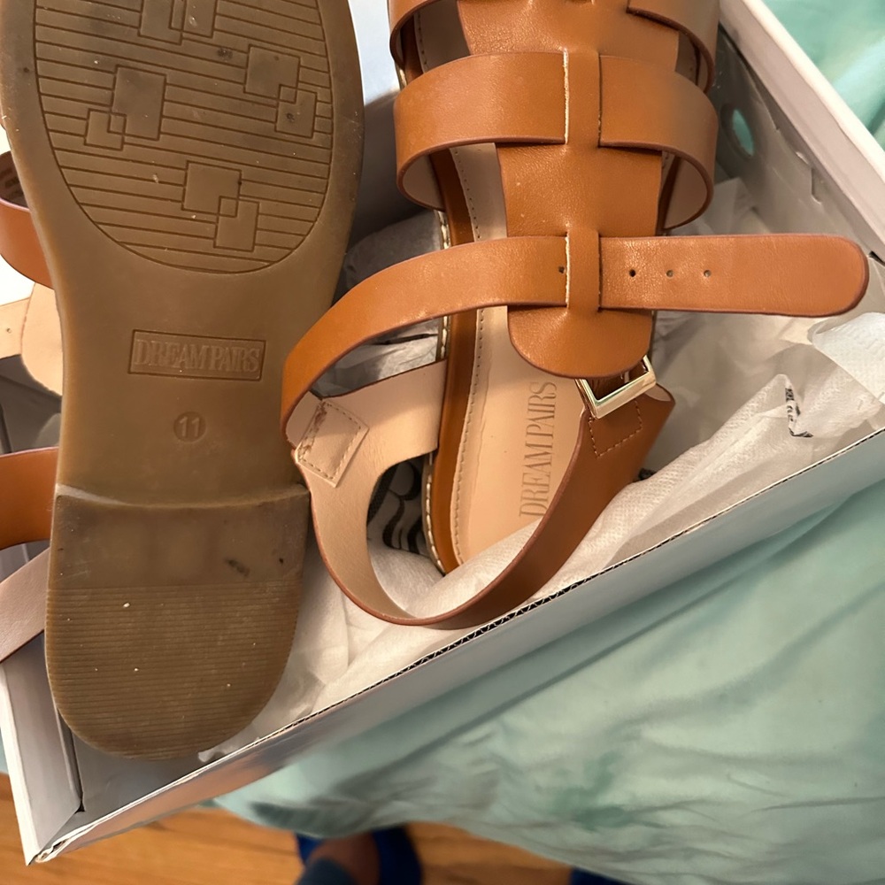 I bought at the gap wore once ! Brand new size and 11